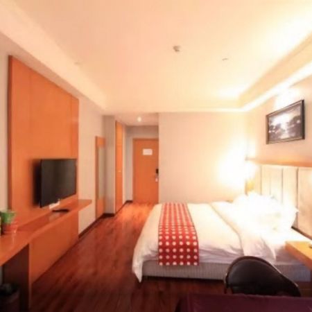 Ibis Chongqing Airport Hotell Eksteriør bilde